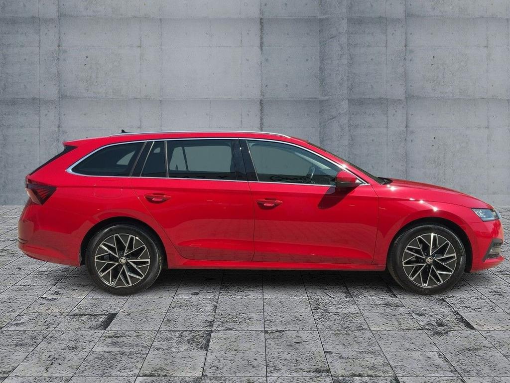 Skoda Octavia 2023 г. Красный, пробег 58211 км