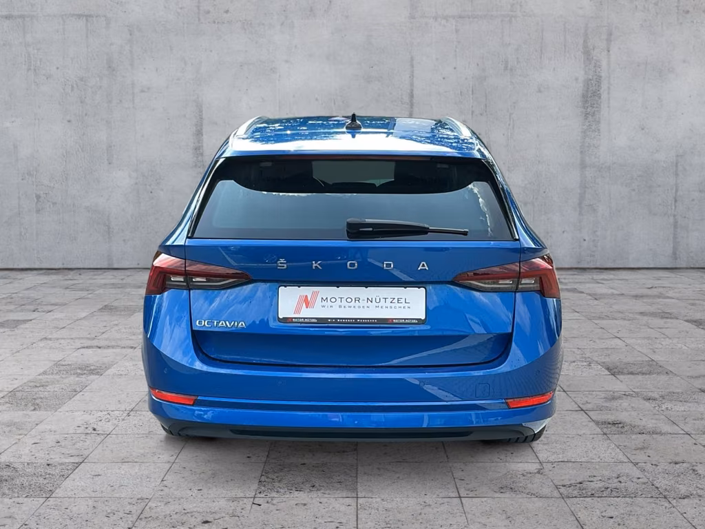 Skoda Octavia 2022 г. Синий, пробег 59763 км