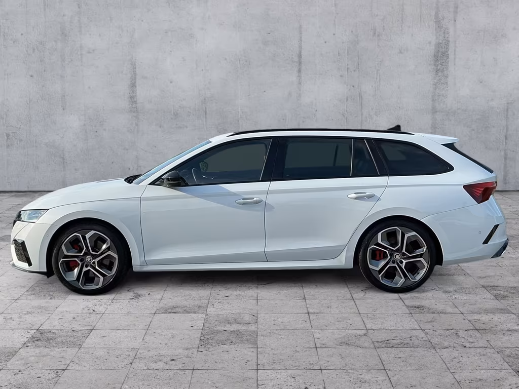 Skoda Octavia 2022 г. Белый, пробег 46463 км