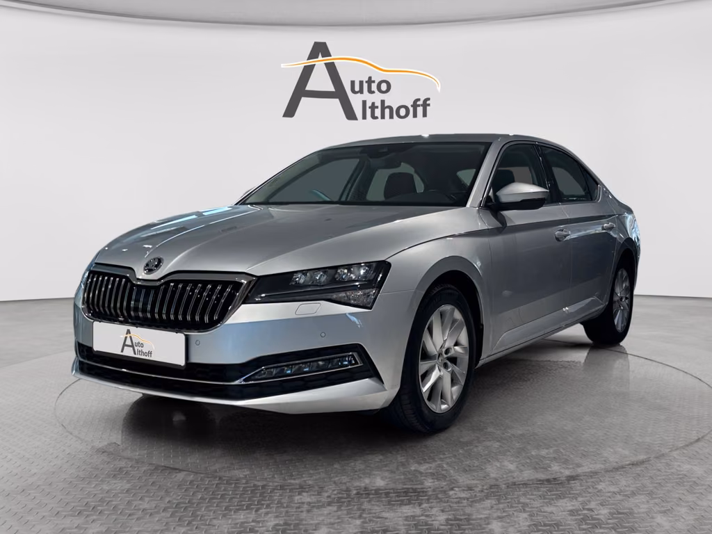 Skoda Superb 2022 г. Серебристый, пробег 45100 км