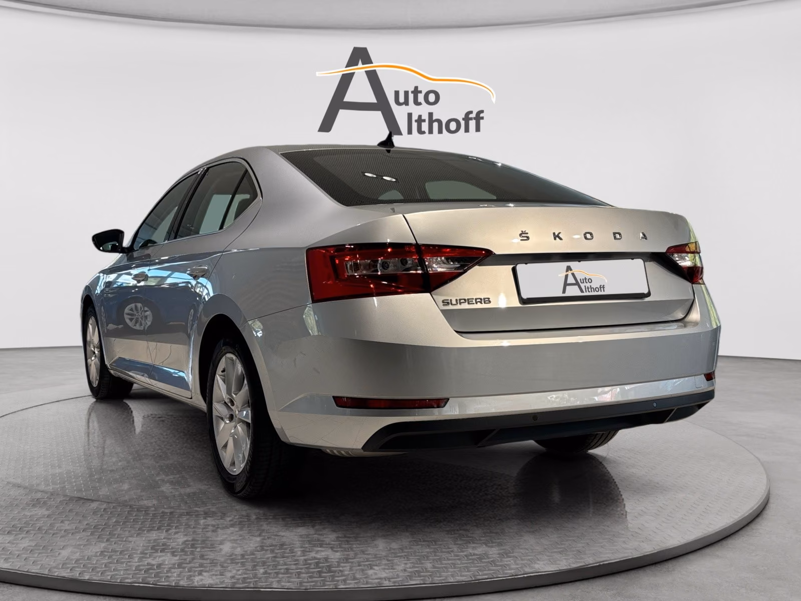 Skoda Superb 2022 г. Серебристый, пробег 45100 км