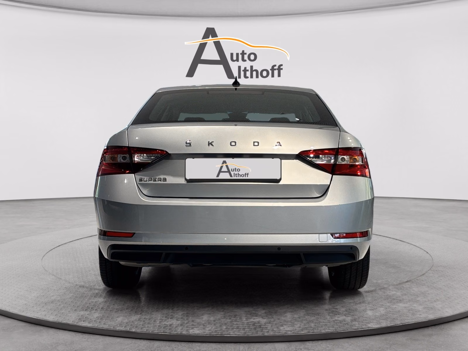 Skoda Superb 2022 г. Серебристый, пробег 45100 км