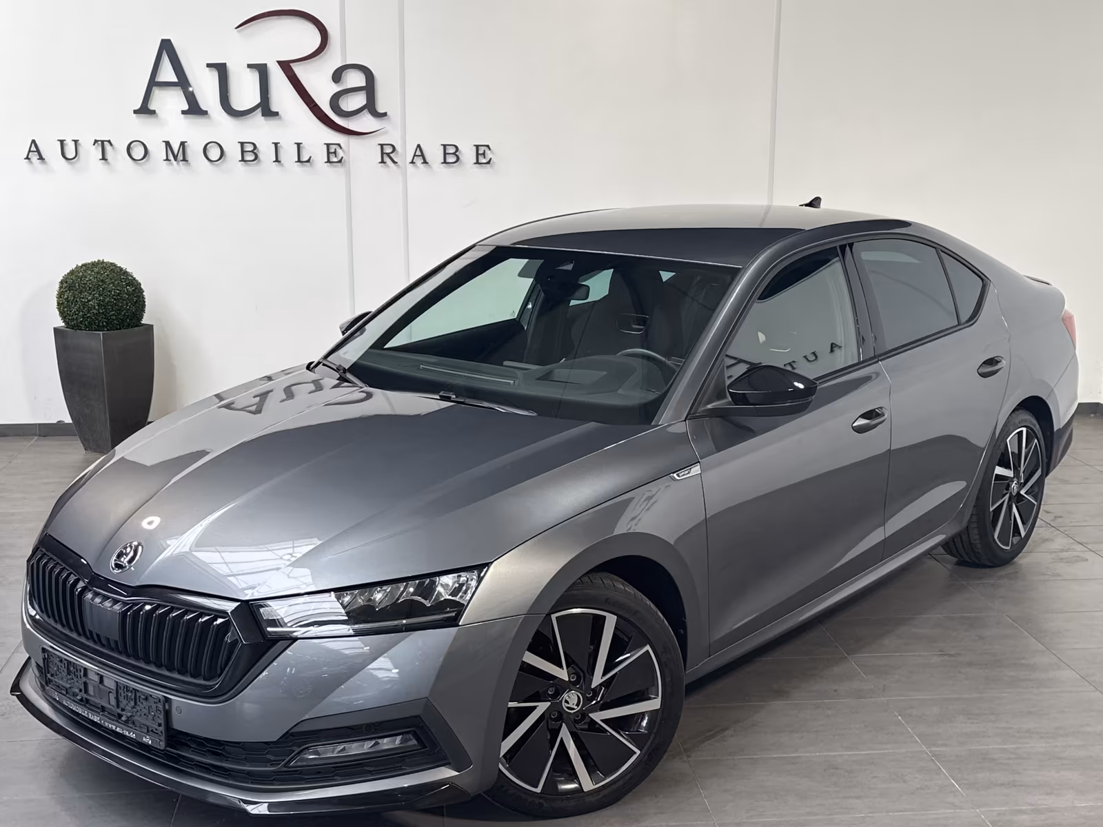 Skoda Octavia 2023 г. Серый, пробег 56750 км