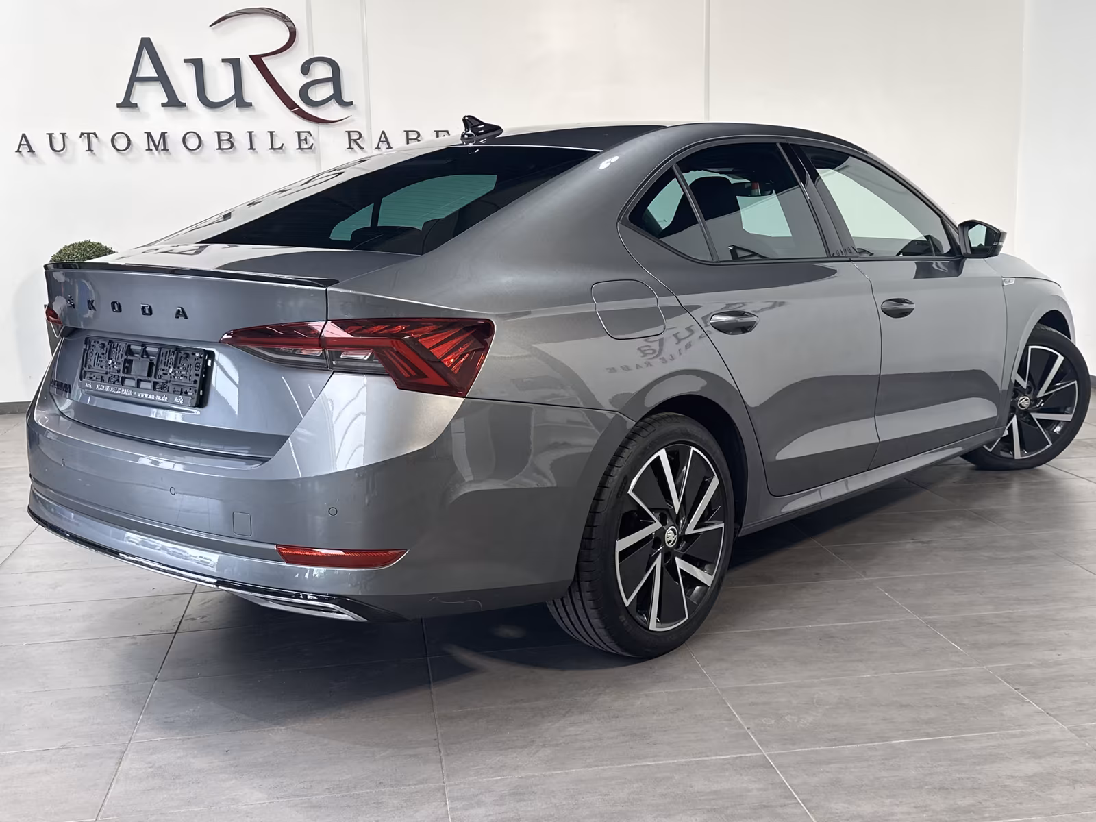 Skoda Octavia 2023 г. Серый, пробег 56750 км