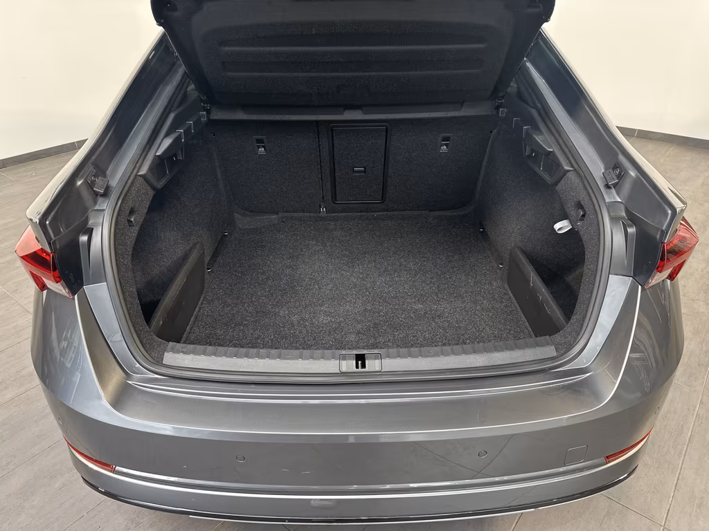 Skoda Octavia 2023 г. Серый, пробег 56750 км