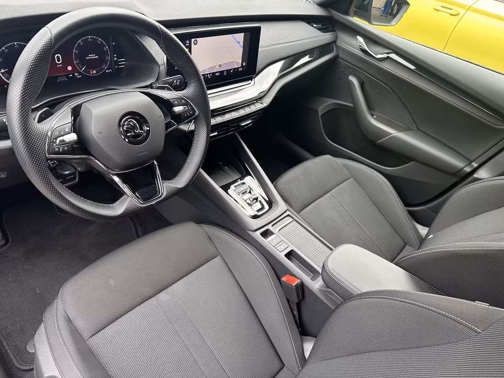 Skoda Octavia 2023 г. Серый, пробег 56750 км