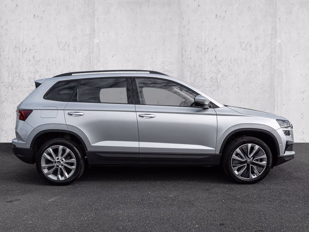Skoda Karoq 2022 г. Серебристый, пробег 53554 км