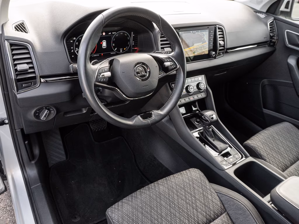 Skoda Karoq 2022 г. Серебристый, пробег 53554 км