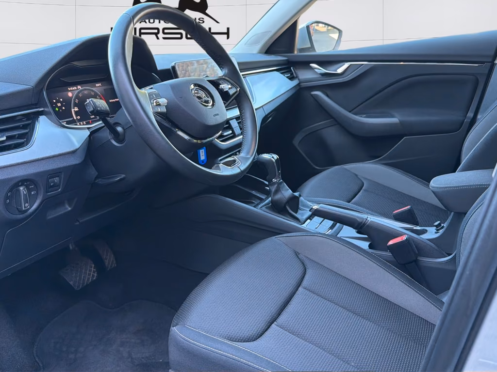 Skoda Scala 2023 г. Серебристый, пробег 45530 км