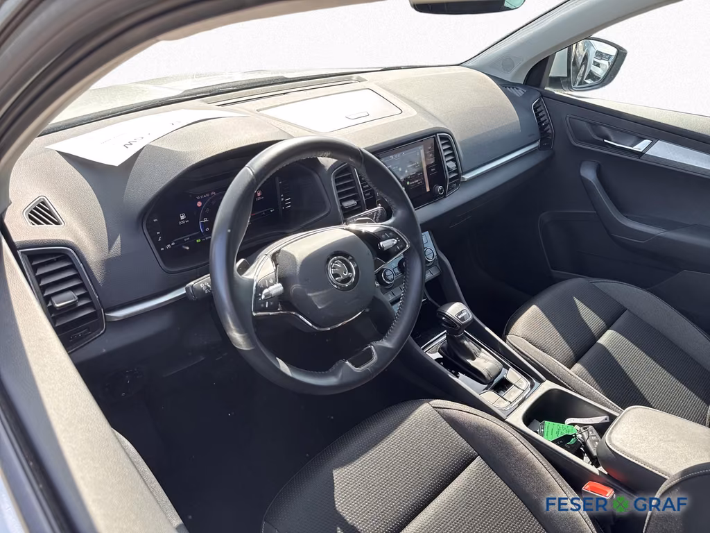 Skoda Karoq 2022 г. Белый, пробег 51200 км