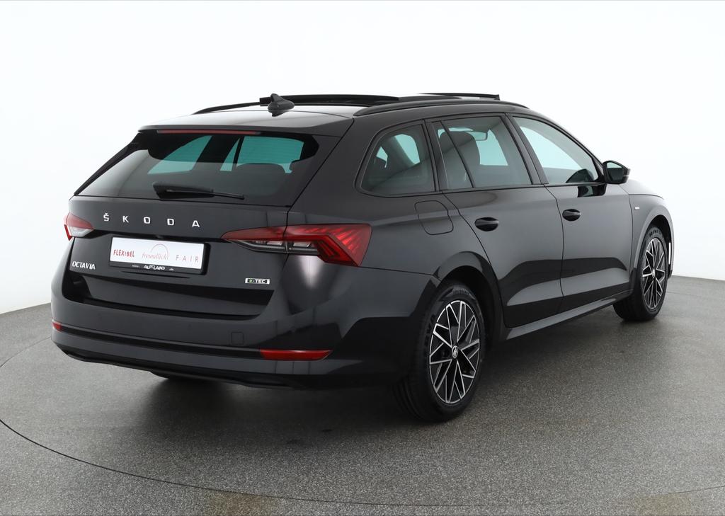 Skoda Octavia 2022 г. Чёрный, пробег 45205 км