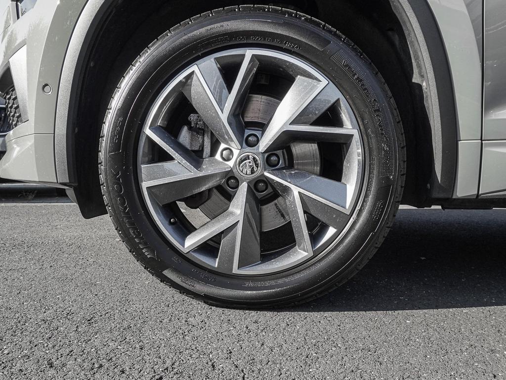Skoda Kodiaq 2024 г. Серый, пробег 17400 км