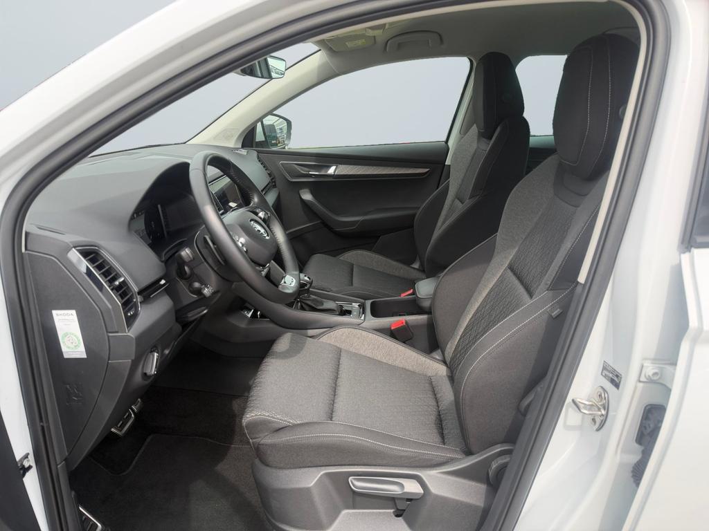 Skoda Karoq 2023 г. Белый, пробег 56823 км