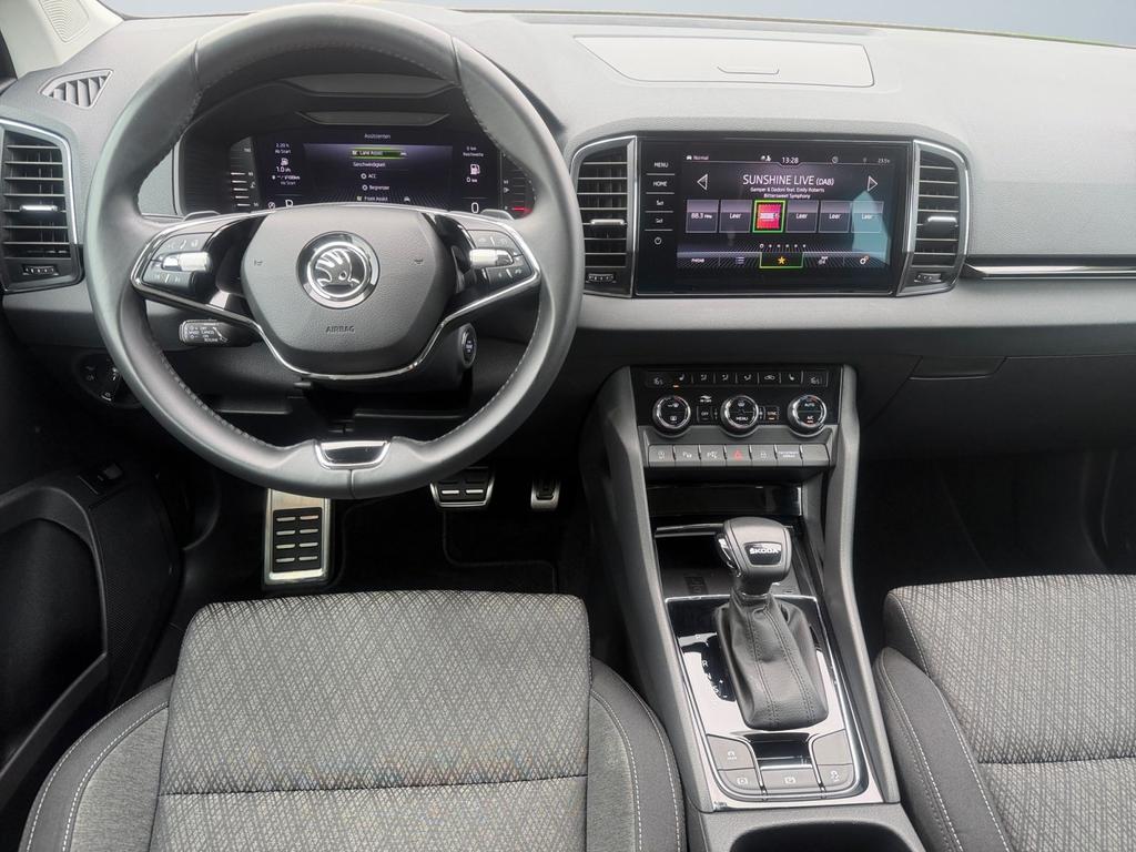 Skoda Karoq 2023 г. Белый, пробег 56823 км