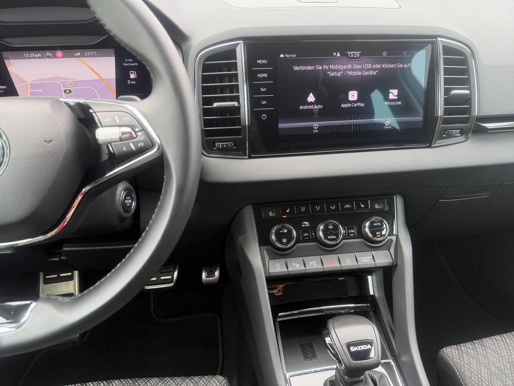 Skoda Karoq 2023 г. Белый, пробег 56823 км