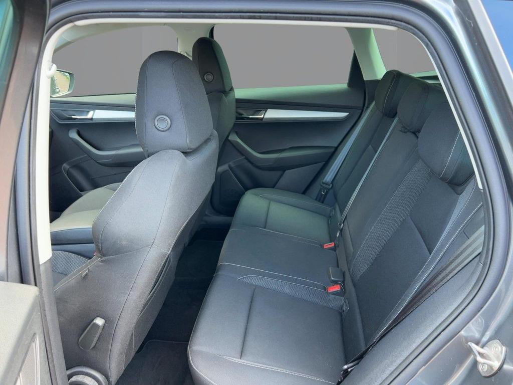 Skoda Karoq 2023 г. Серый, пробег 56292 км