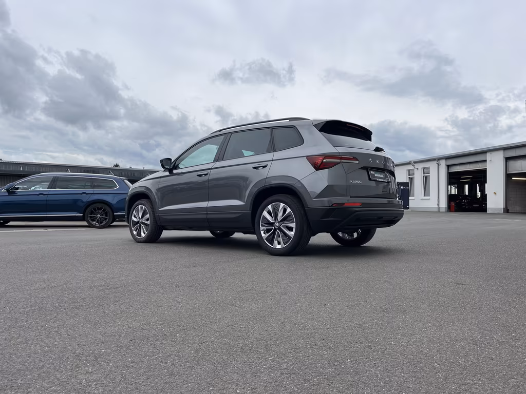 Skoda Karoq 2022 г. Серый, пробег 57414 км