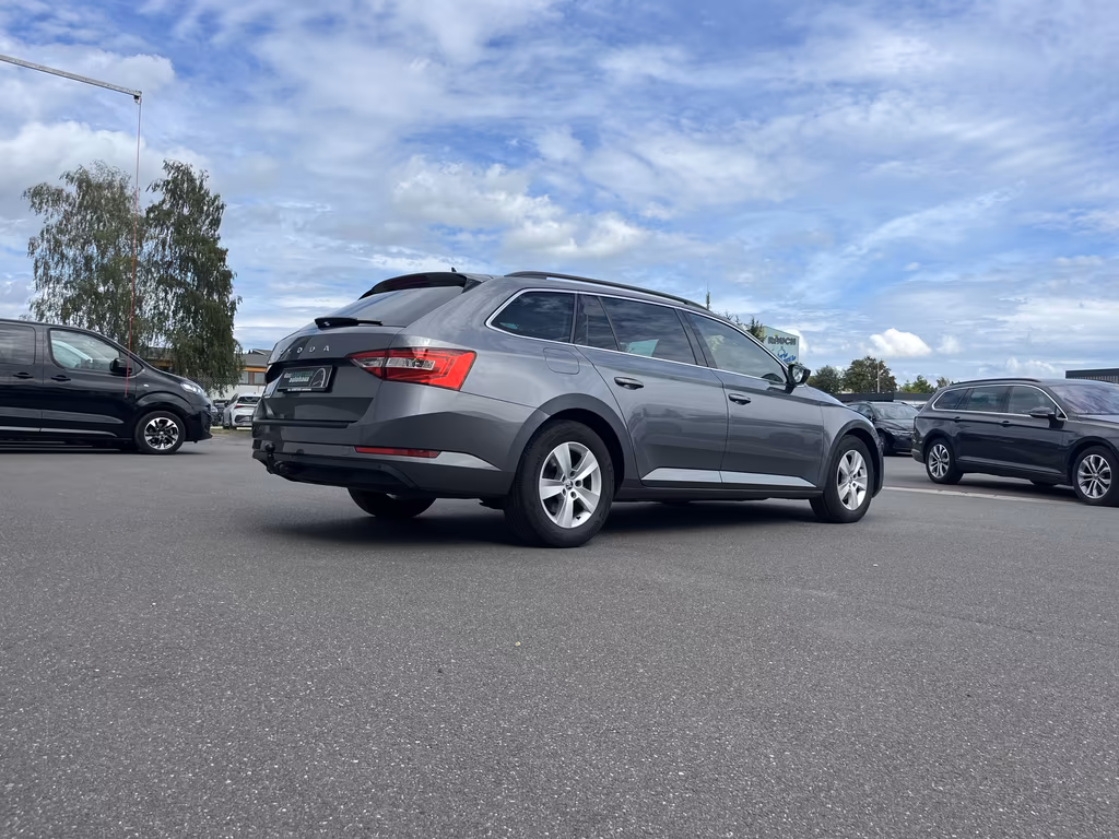 Skoda Superb 2022 г. Серый, пробег 58008 км