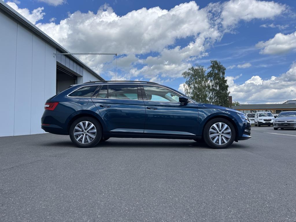 Skoda Superb 2022 г. Синий, пробег 59250 км