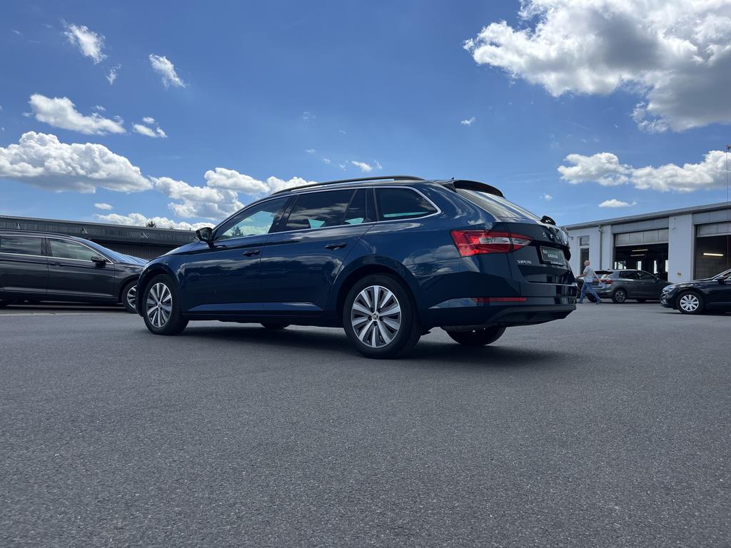 Skoda Superb 2022 г. Синий, пробег 59250 км