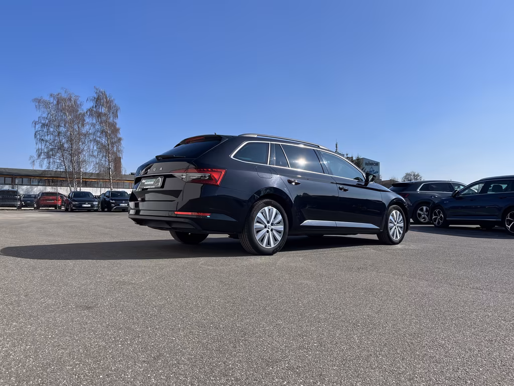 Skoda Superb 2021 г. Чёрный, пробег 49891 км