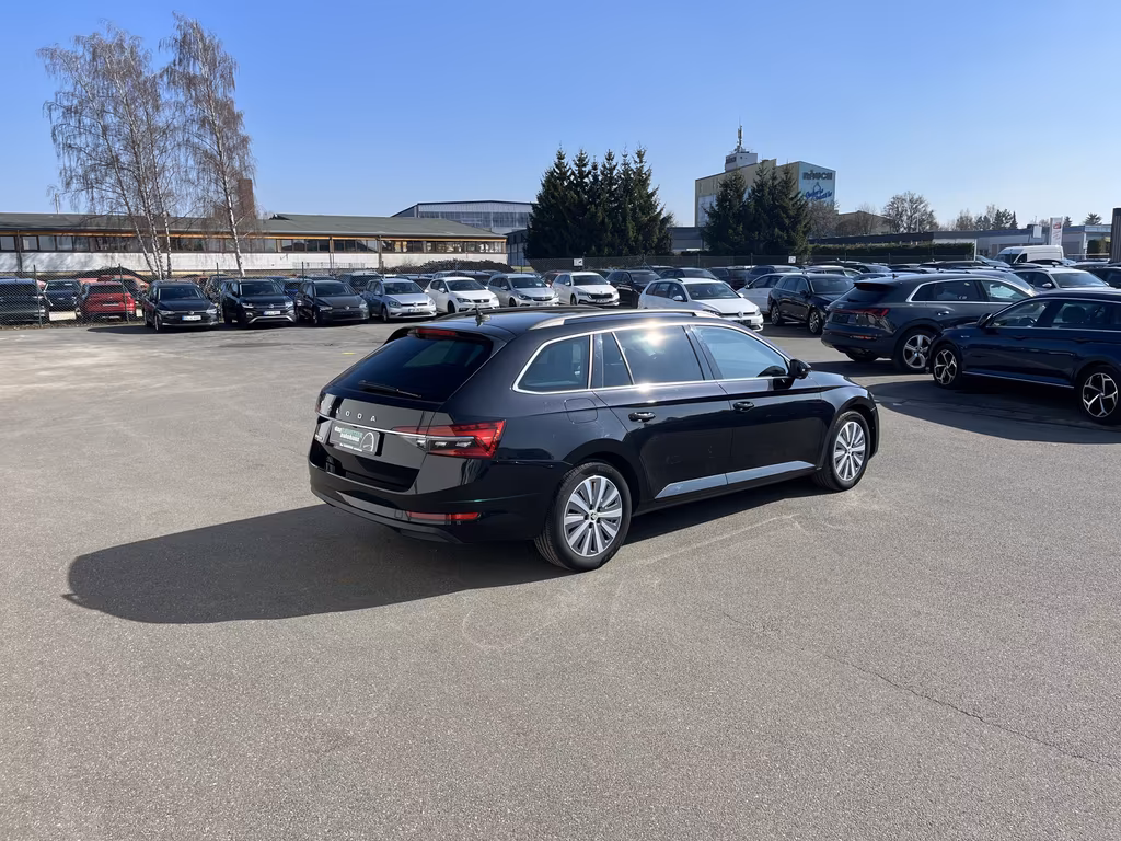 Skoda Superb 2021 г. Чёрный, пробег 49891 км