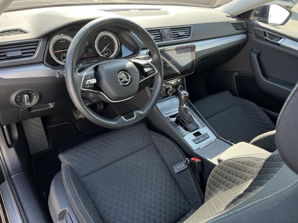 Skoda Superb 2021 г. Чёрный, пробег 49891 км