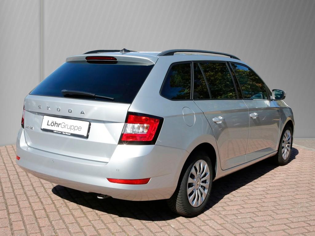 Skoda Fabia 2022 г. Серебристый, пробег 33050 км
