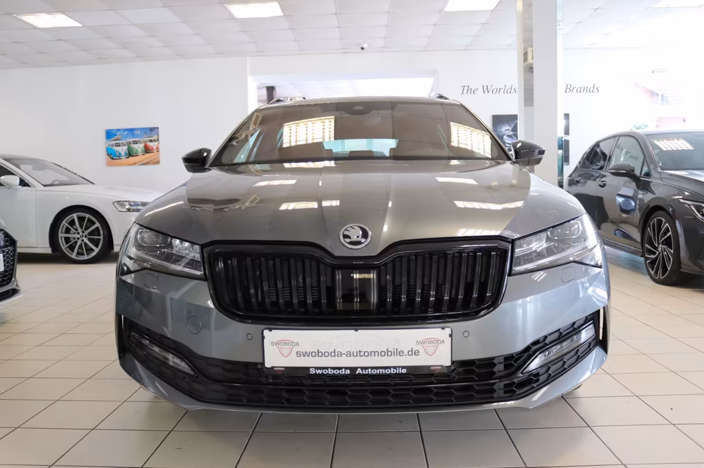 Skoda Superb 2022 г. Серый, пробег 49985 км