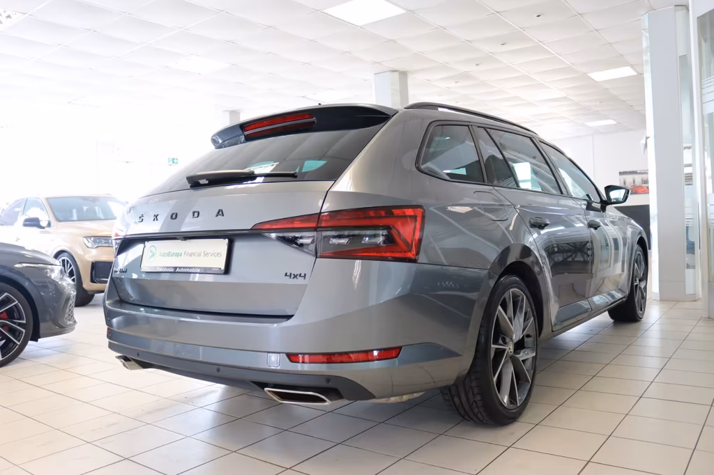 Skoda Superb 2022 г. Серый, пробег 49985 км