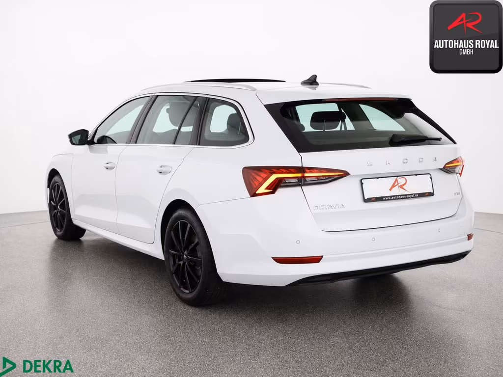 Skoda Octavia 2023 г. Белый, пробег 50000 км