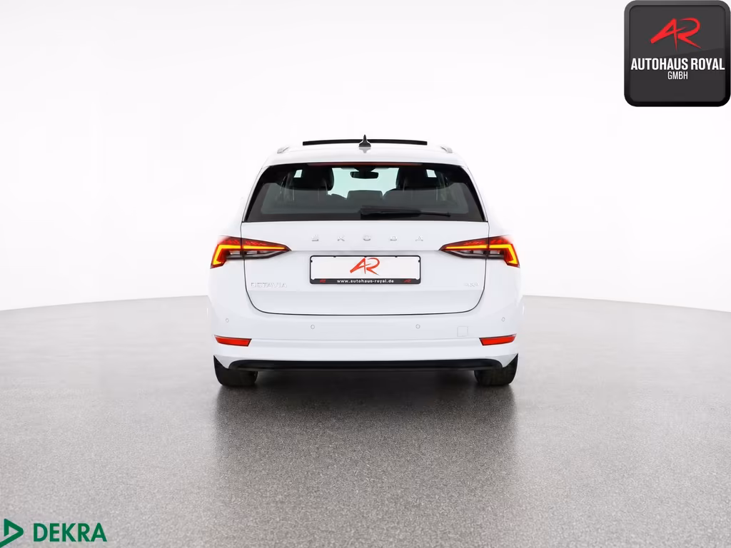 Skoda Octavia 2023 г. Белый, пробег 50000 км