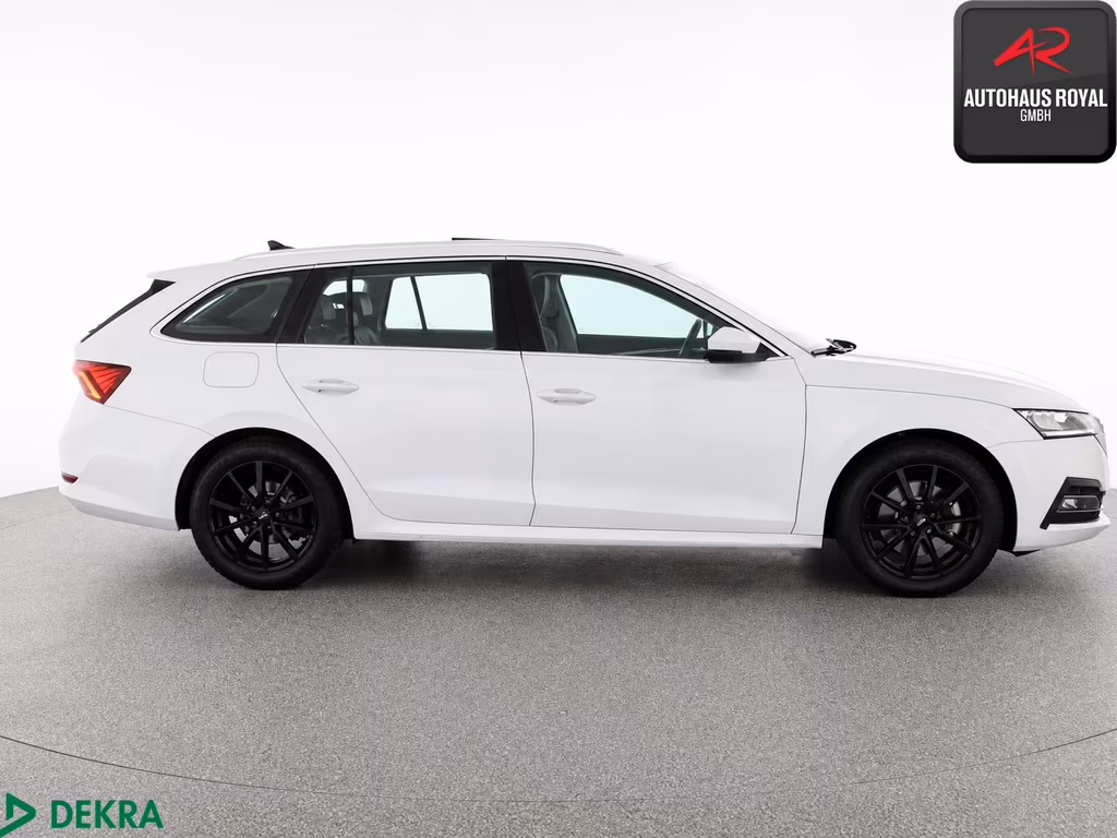 Skoda Octavia 2023 г. Белый, пробег 50000 км