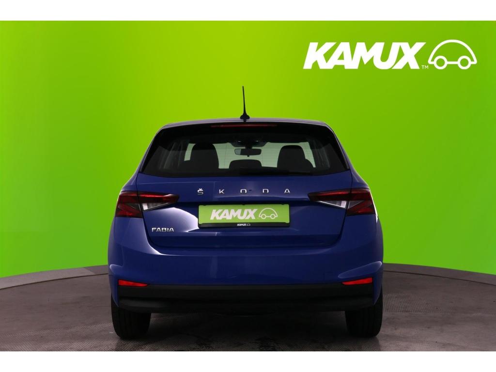 Skoda Fabia 2023 г. Синий, пробег 33335 км