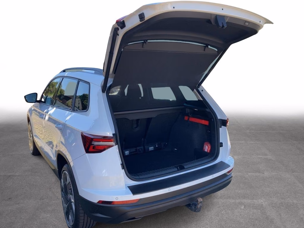 Skoda Karoq 2022 г. Белый, пробег 36030 км