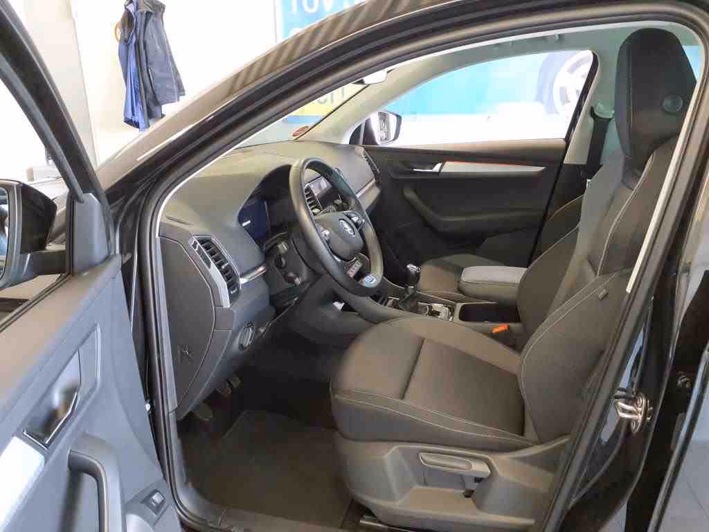 Skoda Karoq 2022 г. Чёрный, пробег 54100 км