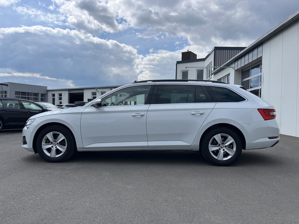 Skoda Superb 2022 г. Белый, пробег 59193 км