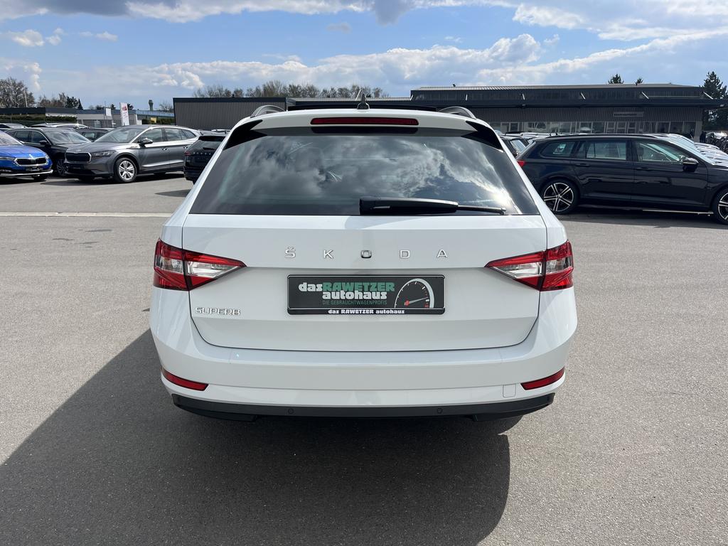 Skoda Superb 2022 г. Белый, пробег 59193 км