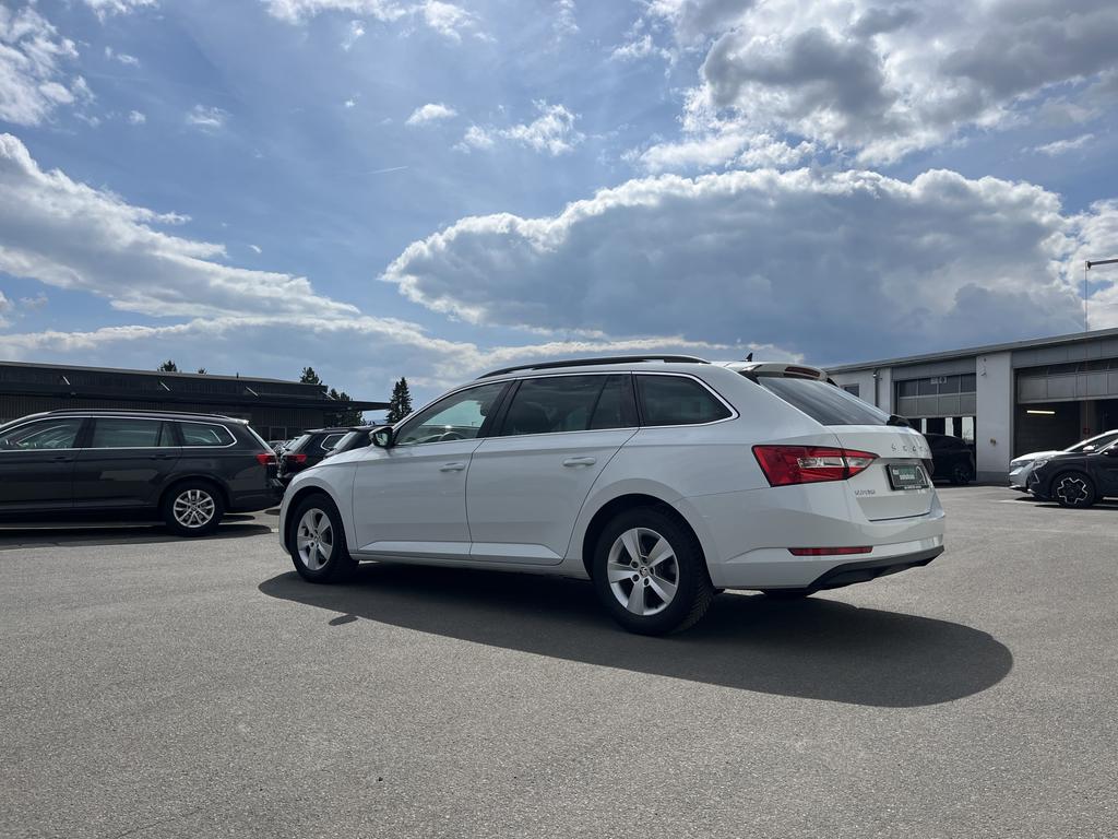 Skoda Superb 2022 г. Белый, пробег 59193 км