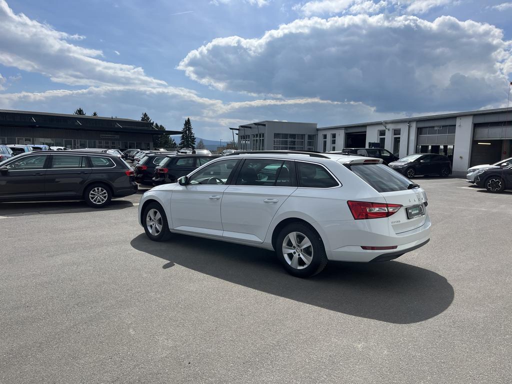 Skoda Superb 2022 г. Белый, пробег 59193 км