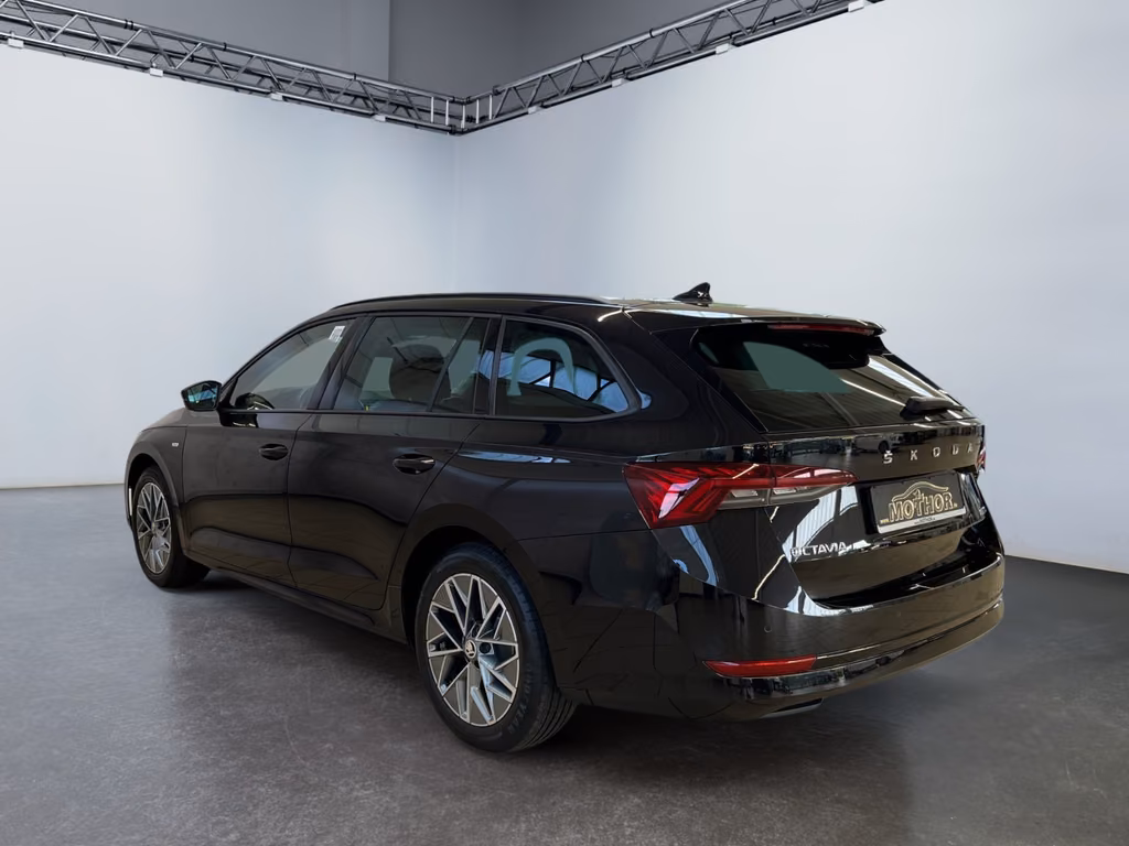 Skoda Octavia 2022 г. Чёрный, пробег 59799 км