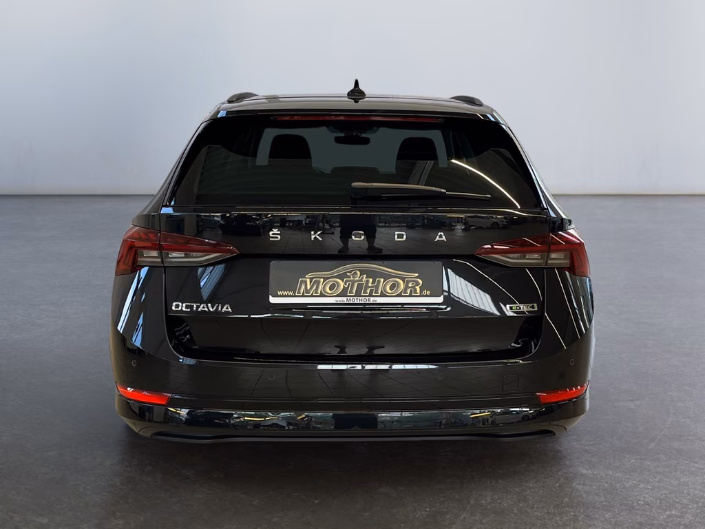 Skoda Octavia 2022 г. Чёрный, пробег 59799 км