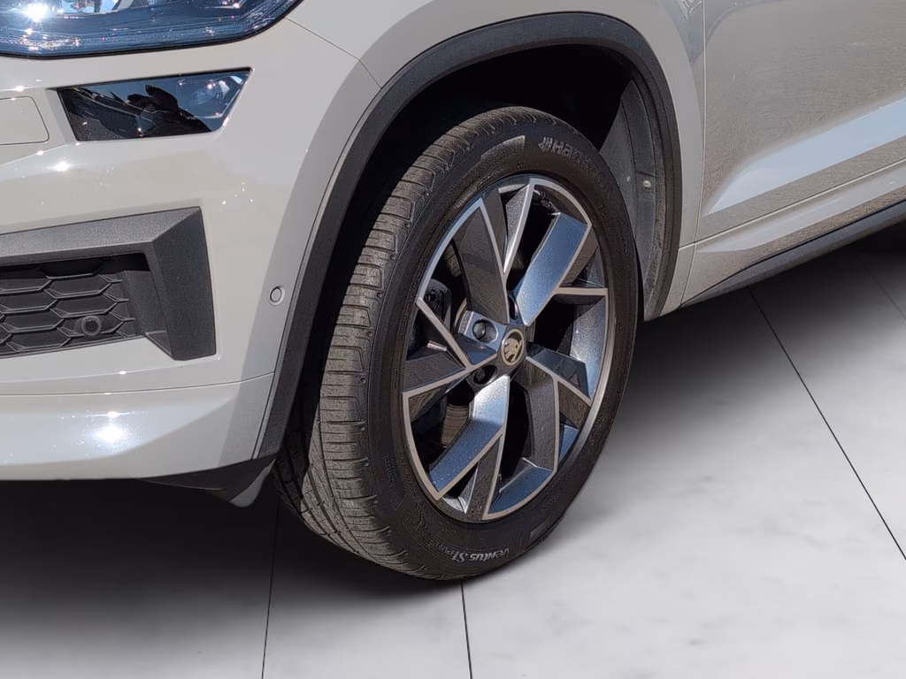 Skoda Kodiaq 2023 г. Серый, пробег 46506 км
