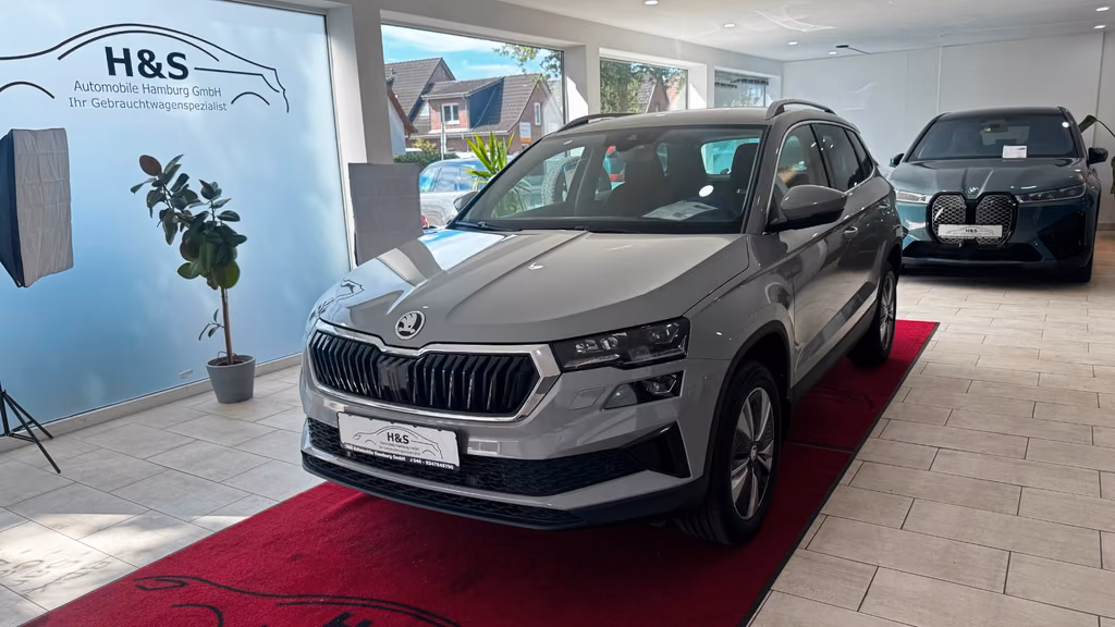 Skoda Karoq 2023 г. Серый, пробег 55590 км