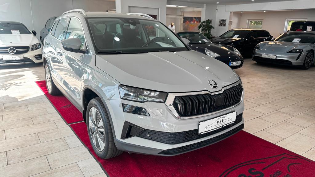 Skoda Karoq 2023 г. Серый, пробег 55590 км