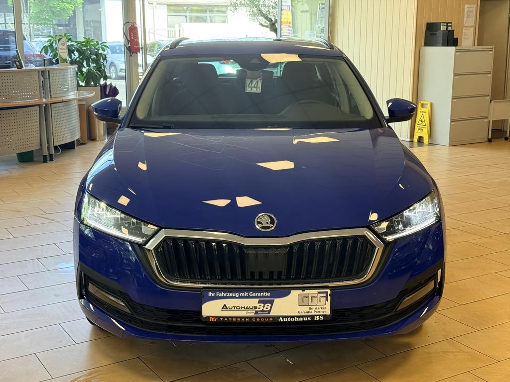 Skoda Octavia 2022 г. Синий, пробег 47473 км