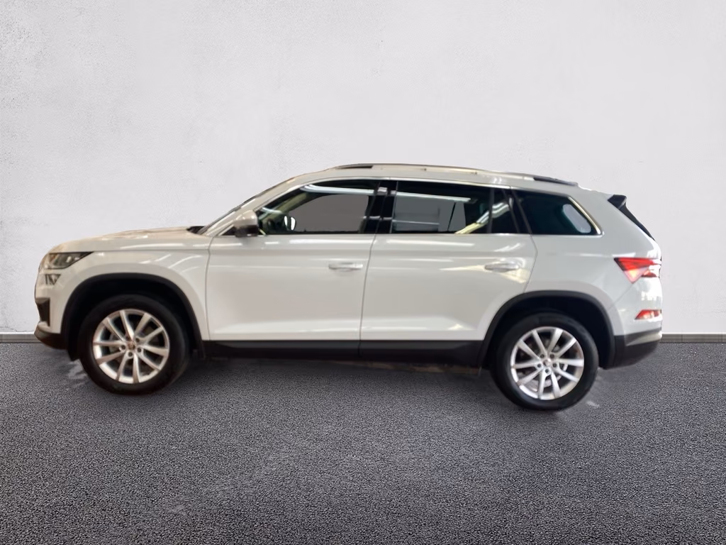 Skoda Kodiaq 2024 г. Белый, пробег 52500 км