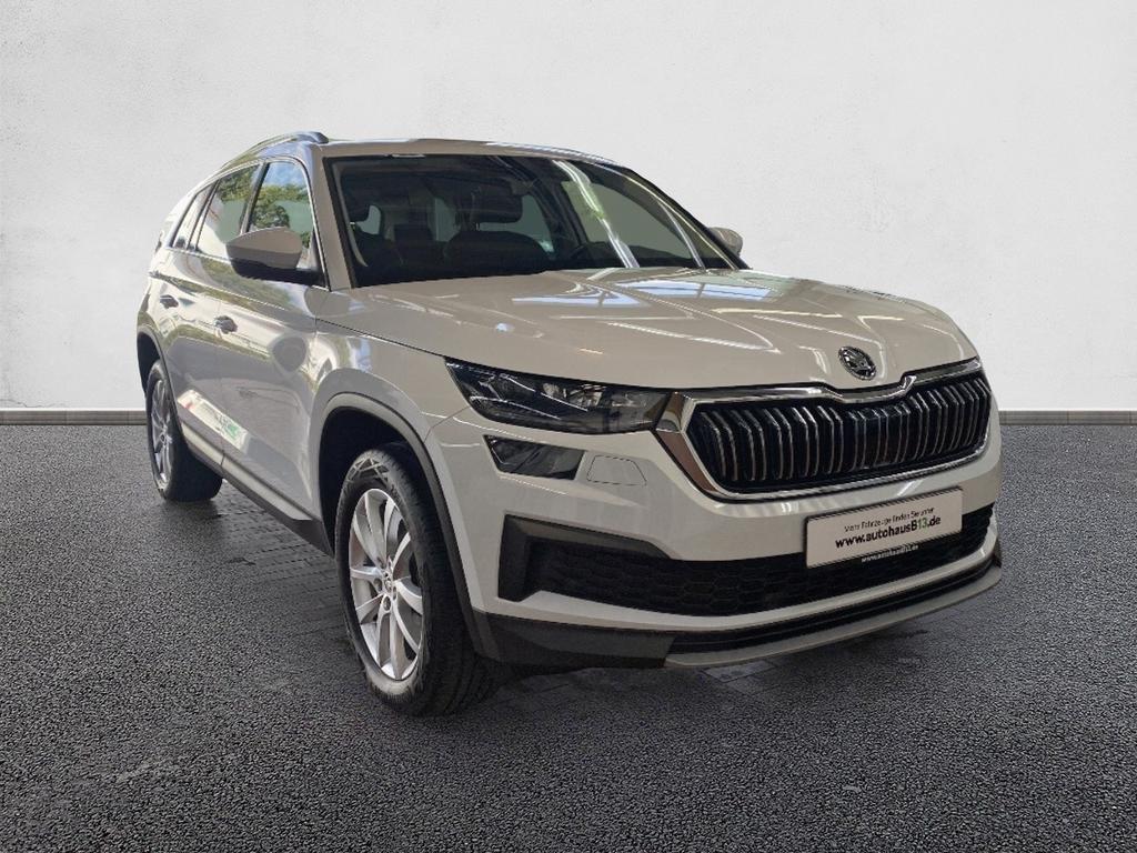 Skoda Kodiaq 2024 г. Белый, пробег 52500 км