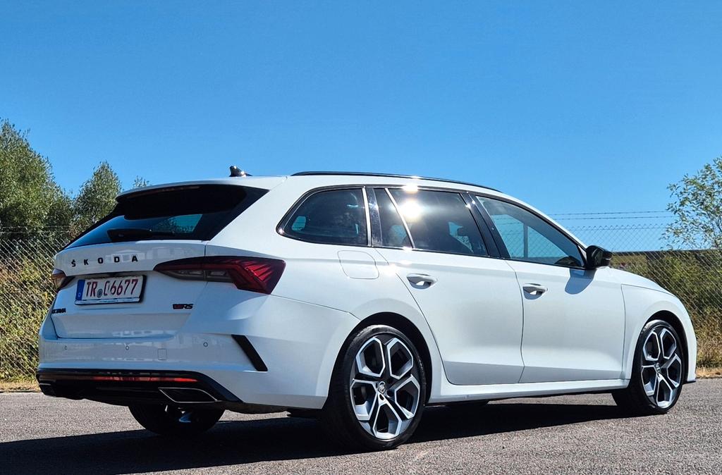 Skoda Octavia 2022 г. Белый, пробег 59600 км