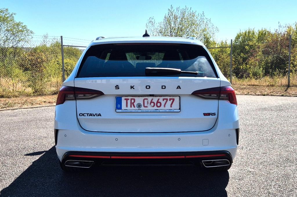 Skoda Octavia 2022 г. Белый, пробег 59600 км